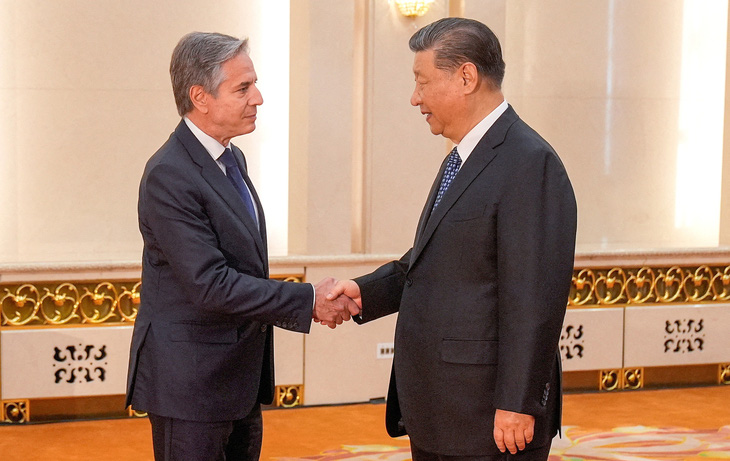 Ngoại trưởng Mỹ Antony Blinken (trái) gặp Chủ tịch Trung Quốc Tập Cận Bình ở Bắc Kinh vào ngày 26-4 - Ảnh: Reuters