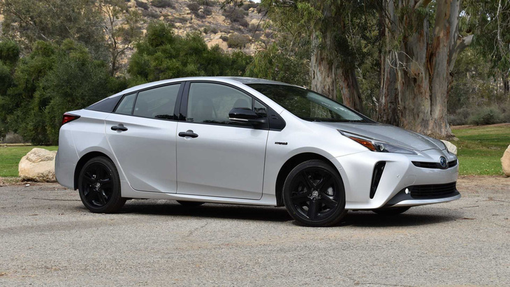 Xe hybrid được đánh giá là vừa bền vừa tiết kiệm nhiên liệu. Trong ảnh là Toyota Prius, đứng đầu nhóm xe hybrid với quãng đường được ghi nhận là 403.000km - Ảnh: Motor1
