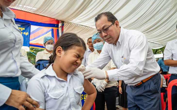 Campuchia tiêm phòng HPV miễn phí cho trẻ em gái 9 tuổi