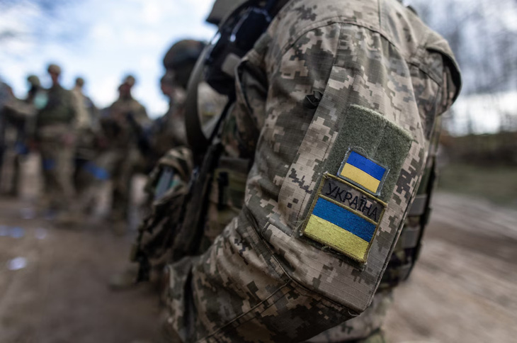 Mỹ cho biết Ukraine phải giải quyết các khó khăn về nguồn lực nếu muốn giành ưu thế trên chiến trường trước Nga - Ảnh: AFP