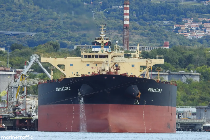 Hỉnh ảnh tàu Huang Pu do Trung Quốc sở hữu và điều hành, mang cờ Panama. Tàu này bị trúng tên lửa Houthi hồi tháng 3 - Ảnh: MARINETIMETRAFFIC