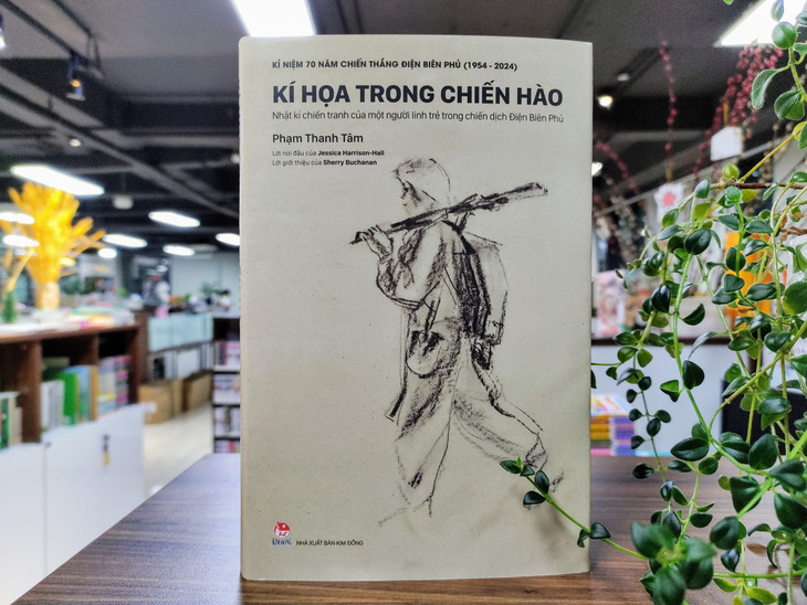 Kí họa trong chiến hào - Nhật kí chiến tranh của một người lính trẻ trong chiến dịch Điện Biên Phủ của Phạm Thanh Tâm - Ảnh: NXB Kim Đồng