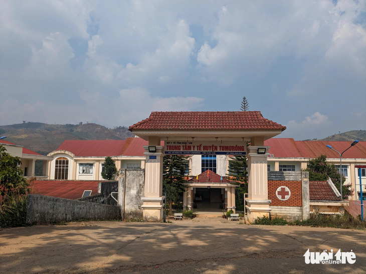 Trung tâm Y tế huyện Tu Mơ Rông, nơi có phản ảnh khuất tất trong việc thu chi tiền ủng hộ - Ảnh: TẤN LỰC 