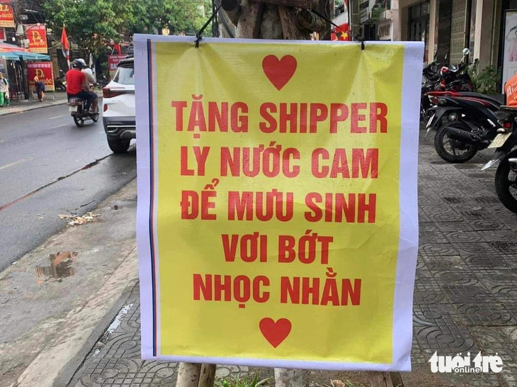 Những tấm bảng ấm lòng giữa ngày hè Đà Nẵng