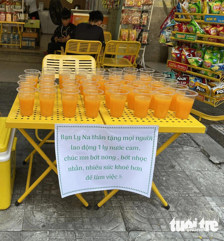 Điểm tặng nước cam trước của hàng chị Hà ở số 25 đường Hà Khê (Đà Nẵng) Ảnh NVCC