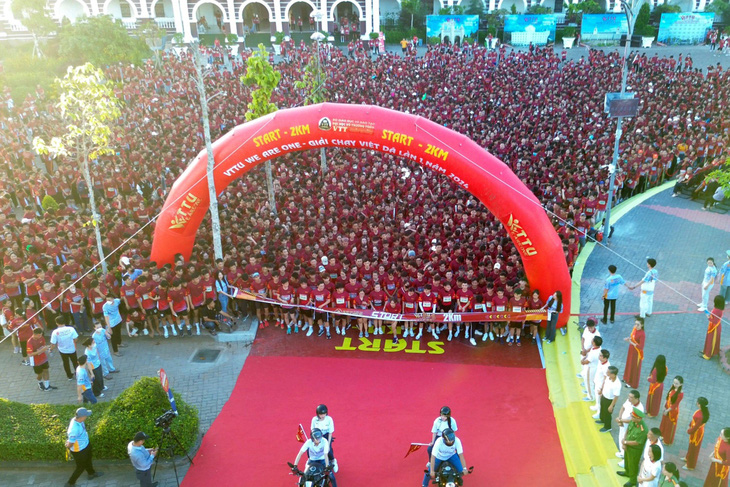 Gần 7.500 VĐV tham gia Giải chạy 'VTTU - WE ARE ONE'- Ảnh 2.