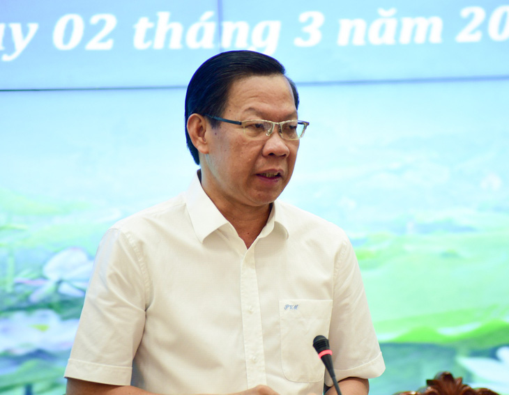 Chủ tịch UBND TP.HCM Phan Văn Mãi phê bình 4 ban quản lý dự án chưa nghiêm túc giải ngân đầu tư công - Ảnh: HỮU HẠNH 