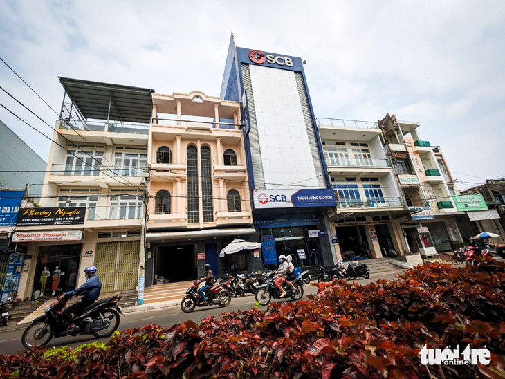 Chi nhánh Ngân hàng SCB Gia Lai trên đường Hai Bà Trưng, TP Pleiku - Ảnh: TẤN LỰC 