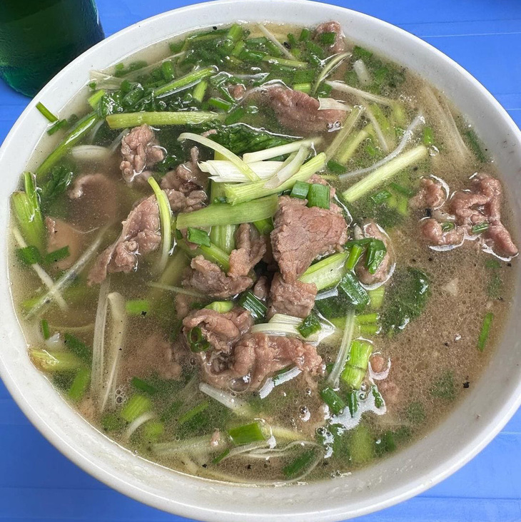 Đến Hà Nội không quên ăn phở - Ảnh: Instagram Jung Il Woo