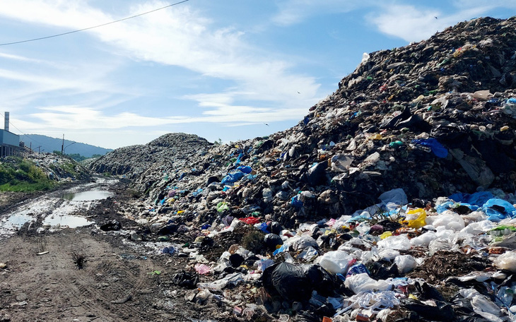 UBND Phú Quốc xin đầu tư công nhà máy xử lý rác 300 tỉ rồi đấu thầu khai thác sau