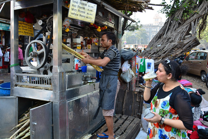 Nước mía ở Mumbai (Ấn Độ). Ảnh: Manfred Sommer/Flickr