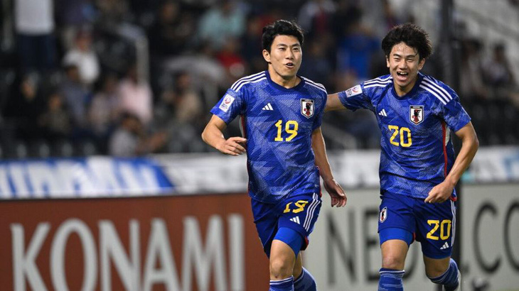 U23 Nhật Bản ăn mừng sau khi đánh bại U23 Iraq ở bán kết - Ảnh: AFC