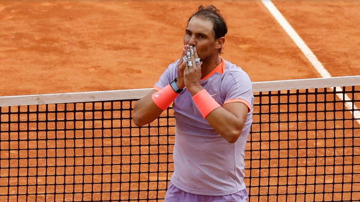 Tay vợt người Tây Ban Nha Rafael Nadal thẳng tiến ở Madrid Open - Ảnh: AFP