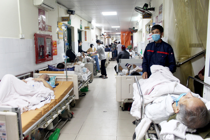 Mỗi năm Bệnh viện Việt Đức phẫu thuật trên 75.000 ca - Ảnh: DƯƠNG LIỄU