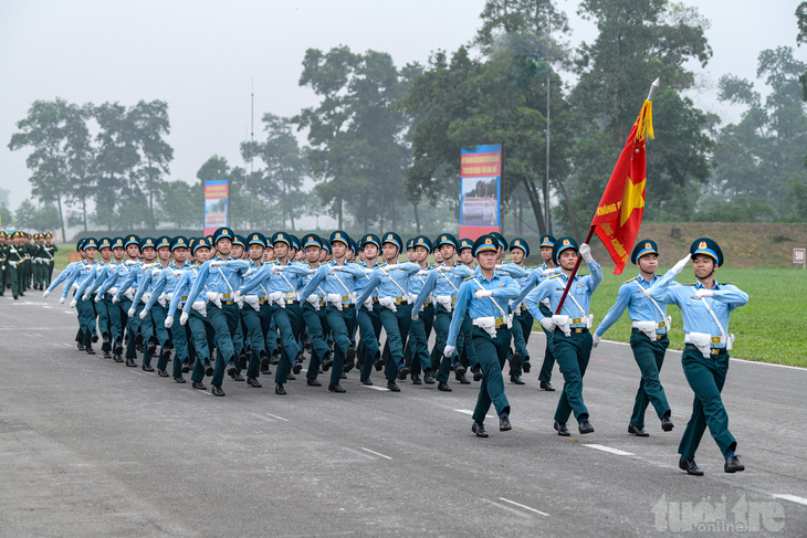 Công an, Quân đội hợp luyện diễu binh, diễu hành kỷ niệm 70 năm Chiến thắng Điện Biên Phủ- Ảnh 10.