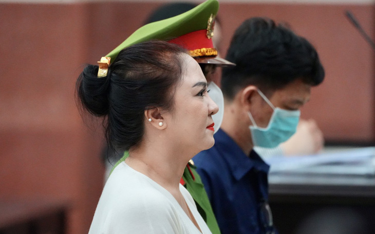 Bà Nguyễn Phương Hằng không kháng cáo nhưng khóc xin giảm nhẹ dù chỉ 1 ngày