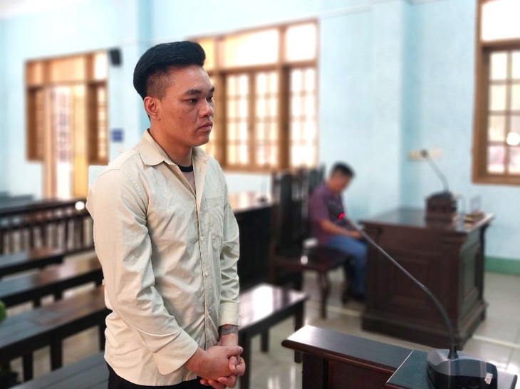 Bị cáo Huỳnh Văn Thịnh, người trộm ô tô của Công an tỉnh Gia Lai - Ảnh: H.L 