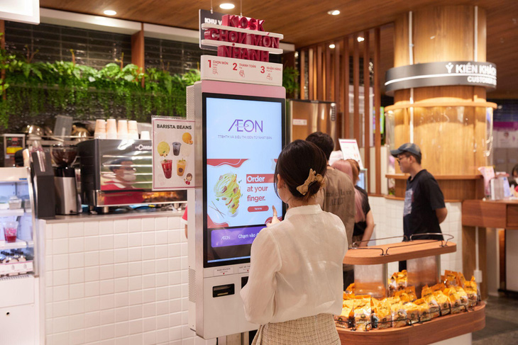 Máy chọn món tự động tại khu ẩm thực Delica - AEON Nguyễn Văn Linh giúp khách hàng đặt món nhanh chóng và thuận tiện hơn