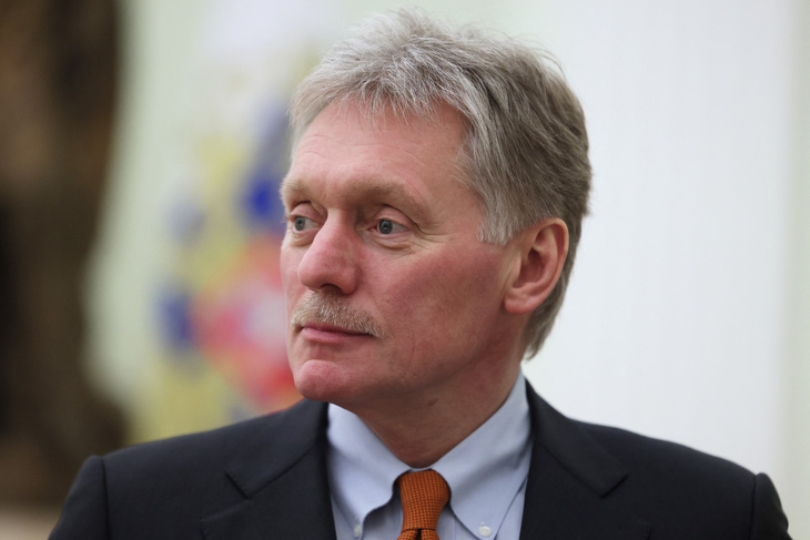 Người phát ngôn Điện Kremlin Dmitry Peskov trả lời phỏng vấn báo chí về các tuyên bố gần đây của phương Tây về Nga - Ảnh: AFP