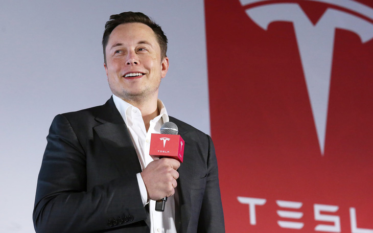 Elon Musk tuyên bố sắp trình làng taxi tự lái của Tesla