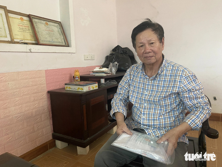 Ông Nguyễn Văn Kỳ - nguyên tổ trưởng tổ sử địa Trường THPT Dân tộc nội trú Nghệ An - đề nghị cơ quan chức năng giải quyết thỏa đáng - Ảnh: DOÃN HÒA