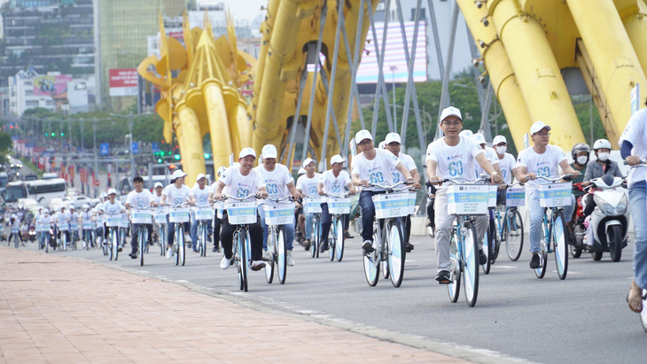 PC Đà Nẵng tổ chức diễu hành hưởng ứng tiết kiệm điện - Ảnh: EVNCPC cung cấp