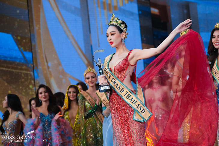 Người đẹp Malin Chara-anan giành vương miện Miss Grand Thailand 2024 - Ảnh: Fanpage Miss Grand Thailand
