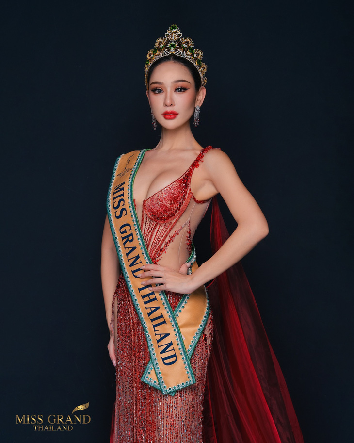 Hoa hậu Malin Chara-anan đại diện Thái Lan thi  Miss Grand International 2024 - Ảnh: Fanpage Miss Grand Thailand
