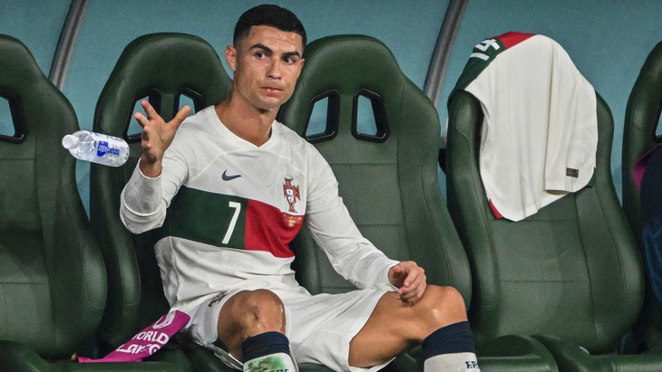 Các chuyên gia khuyên Bồ Đào Nha nên để Ronaldo dự bị - Ảnh: Getty