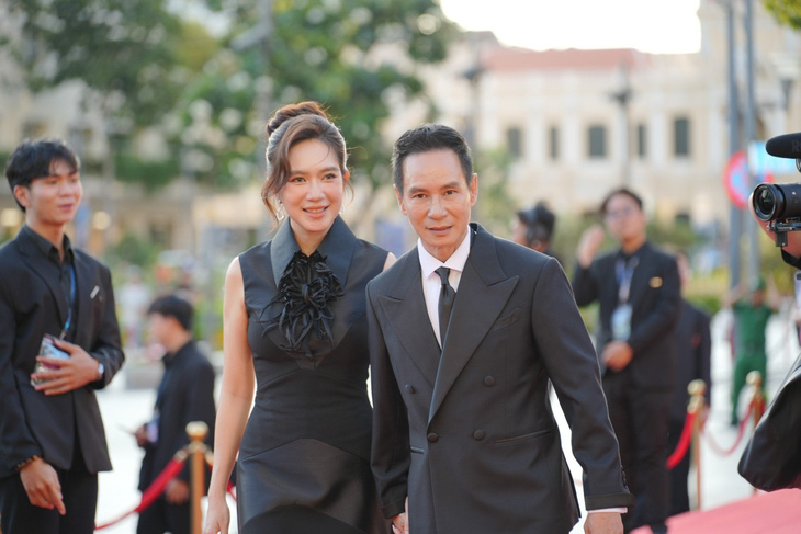 Vợ chồng Lý Hải và Minh Hà tham dự với tư cách đại sứ truyền thông của HIFF
