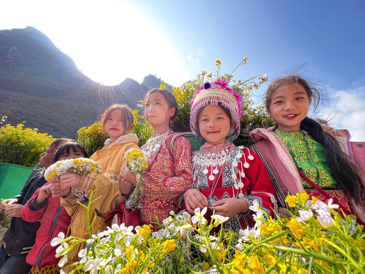 Nhiều người lựa chọn đi du lịch tại vùng cao như Hà Giang cùng với gia đình, người thân - Ảnh: NAM TRẦN