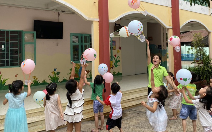 Hơn 600 sản phẩm do học sinh Đồng Tháp tái chế tại ngày hội STEM   - Ảnh 3.