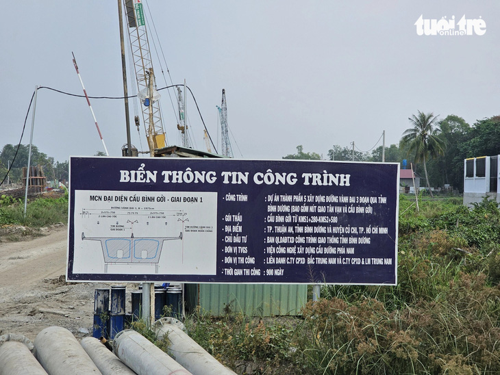 Cầu Bình Gởi trên vành đai 3 bắc ngang sông Sài Gòn nối thành phố Thuận An, tỉnh Bình Dương và huyện Củ Chi, TP.HCM hiện thi công khả quan, đã đạt trên 23% tiến độ - Ảnh: BÁ SƠN