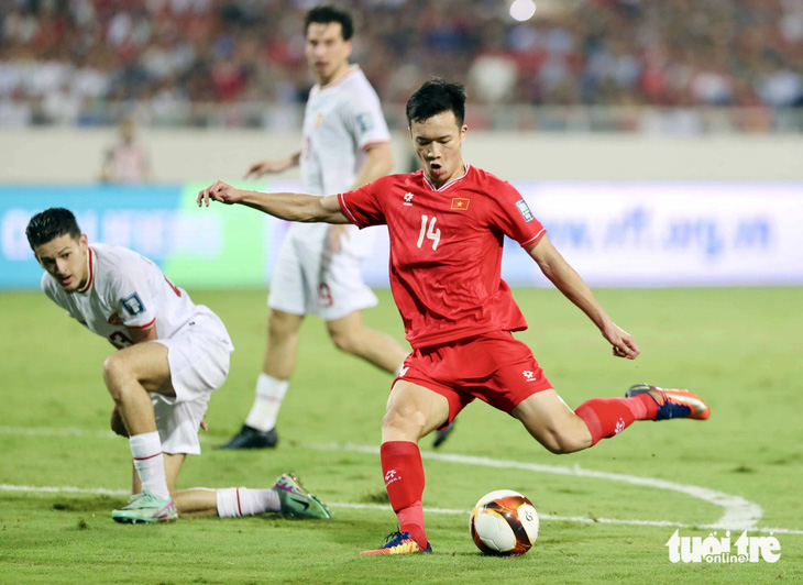 Hoàng Đức khoác áo đội tuyển Việt Nam trong trận lượt về với Indonesia ở vòng loại thứ 2 World Cup 2026 - Ảnh: N.K.
