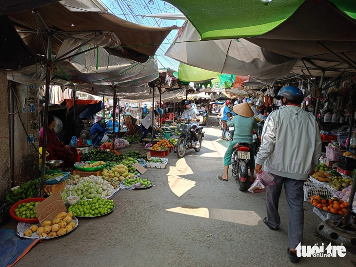 Một góc của chợ Hòa Khánh, huyện Cái Bè - Ảnh: HOÀI THƯƠNG
