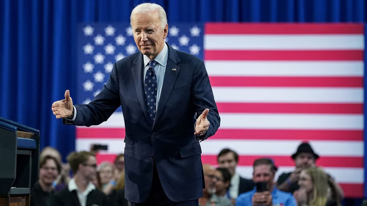 Tổng thống Mỹ Joe Biden phát biểu tại thành phố Madison, bang Wisconsin, Mỹ hôm 8-4 - Ảnh: REUTERS