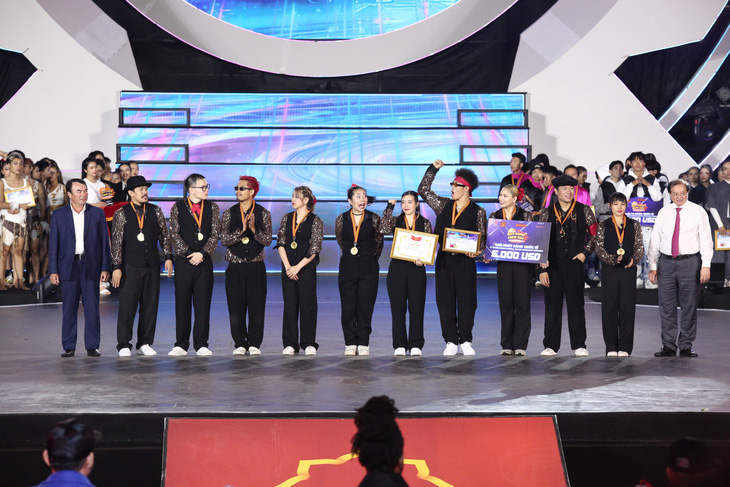 PLANET LOCK giành quán quân Bảng Quốc tế hạng mục Showcase Dalat Best Dance Crew 2024 - Hoa Sen Home International Cup