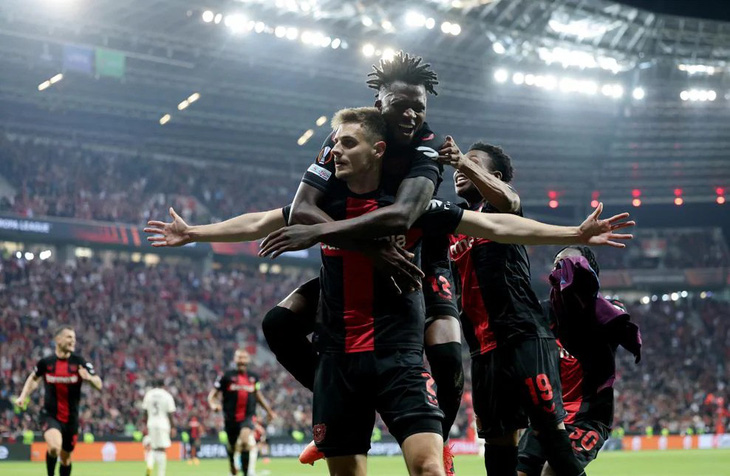 Leverkusen lập kỉ lục 49 trận bất bại, vào chung kết Europa League