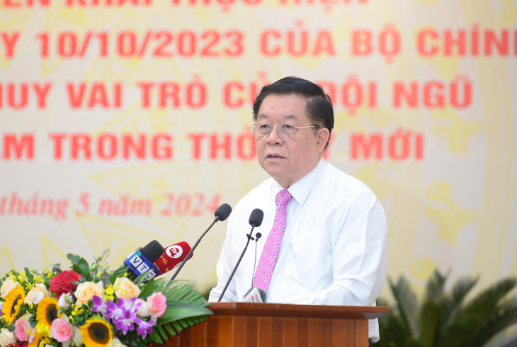 Ông Nguyễn Trọng Nghĩa phát biểu tại hội nghị sáng 10-5 tại Hà Nội - Ảnh: B.NGỌC