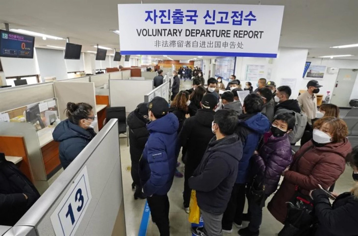 Hàn Quốc: 24.000 công dân nước ngoài cư trú bất hợp pháp tự nguyện về nước- Ảnh 1.
