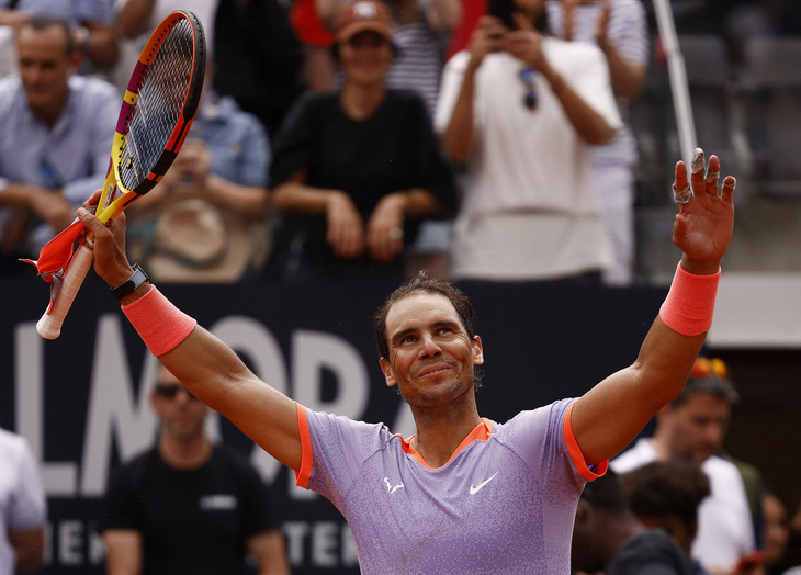 Nadal với niềm vui chiến thắng ngày ra quân Rome Masters - Ảnh: REUTERS