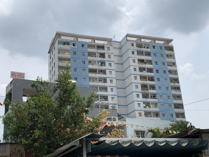 Chung cư Nguyễn Quyền sẽ bị cưỡng chế tháo dỡ 13 căn hộ xây lụi - Ảnh: PHƯƠNG NHI