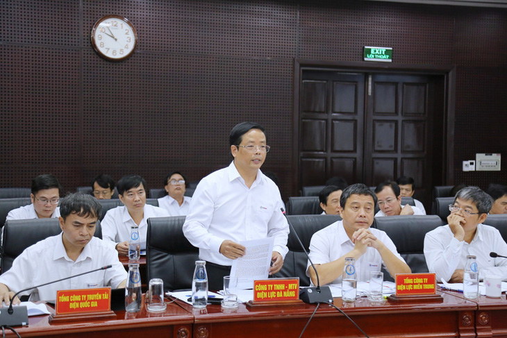 Chủ tịch kiêm Giám đốc PC Đà Nẵng Lê Hồng Cương phát biểu tại buổi làm việc