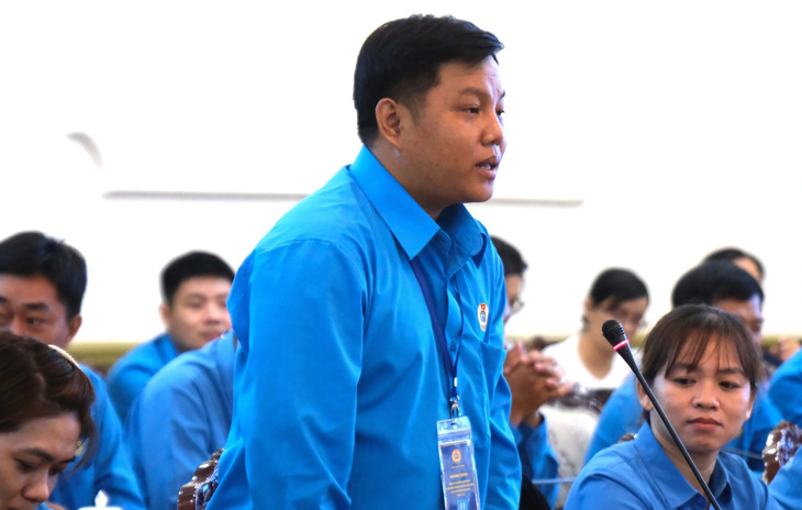 Anh Nguyễn Trần Đăng Minh (Công ty TNHH MTV Dịch vụ công ích quận 10) nói về nguyện vọng được ưu đãi suất mua nhà ở xã hội - Ảnh: VŨ THỦY