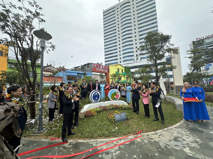 Khánh thành Di tích lịch sử cấp Quốc gia Nghĩa trũng Phước Ninh và công viên vườn dạo là nơi tập thể thao thuận lợi người dân quận hải Châu - Ảnh: H.C