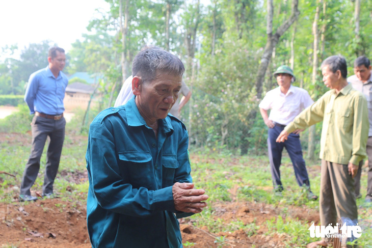 Ông Lê Văn Song mong muốn tìm kiếm được hài cốt cha ruột là liệt sĩ - Ảnh: HOÀNG TÁO