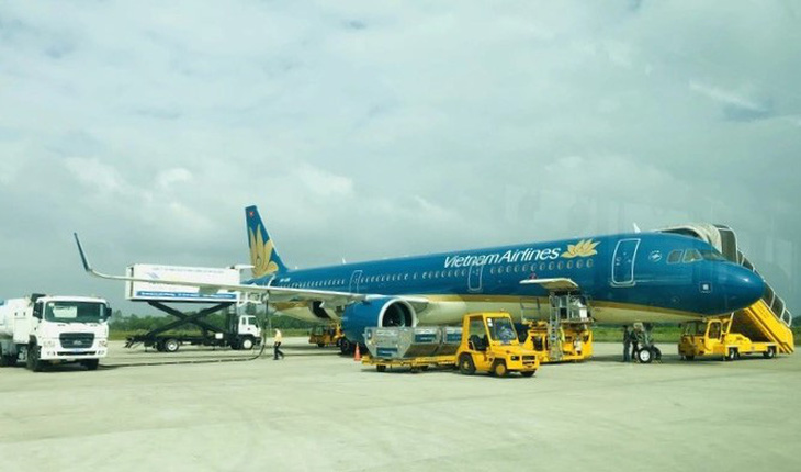Lâm Đồng đang đề nghị Vietnam Airlines mở lại các đường bay đến Đà Lạt. Trong ảnh: Máy bay Vietnam Airlines tại sân bay Liên Khương - Ảnh: CÔNG TRUNG