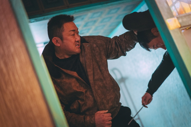 Vây hãm: Kẻ trừng phạt là tác phẩm thứ tư thuộc dòng phim ngoài vòng pháp luật của Hàn Quốc, tác phẩm gây được tiếng vang rất lớn tại quê nhà, hiện vẫn giữ ngôi vương phòng vé xứ kim chi - Ảnh: CGV