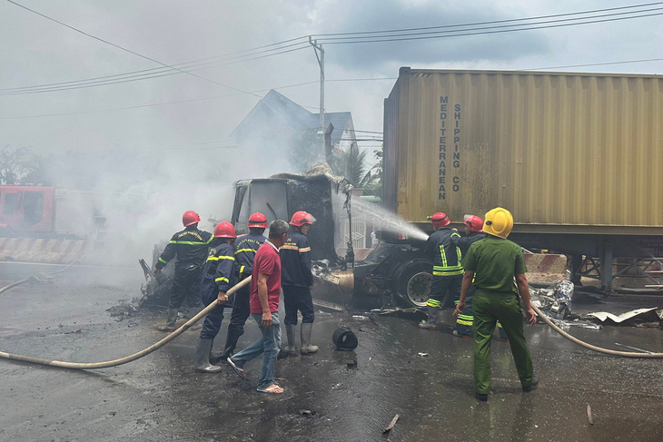 Vụ tai nạn liên hoàn trên đường ĐT 741 (huyện Đồng Phú, Bình Phước) giữa 4 xe khiến 1 người chết, 3 người bị thương nặng - Ảnh: AN BÌNH