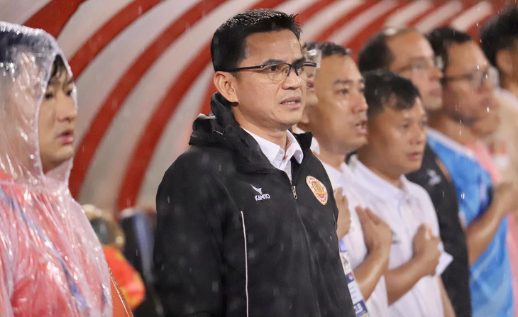 HLV Kiatisuk Senamuang có thể sớm nhận việc mới sau khi chia tay Công An Hà Nội - Ảnh: CAHN FC